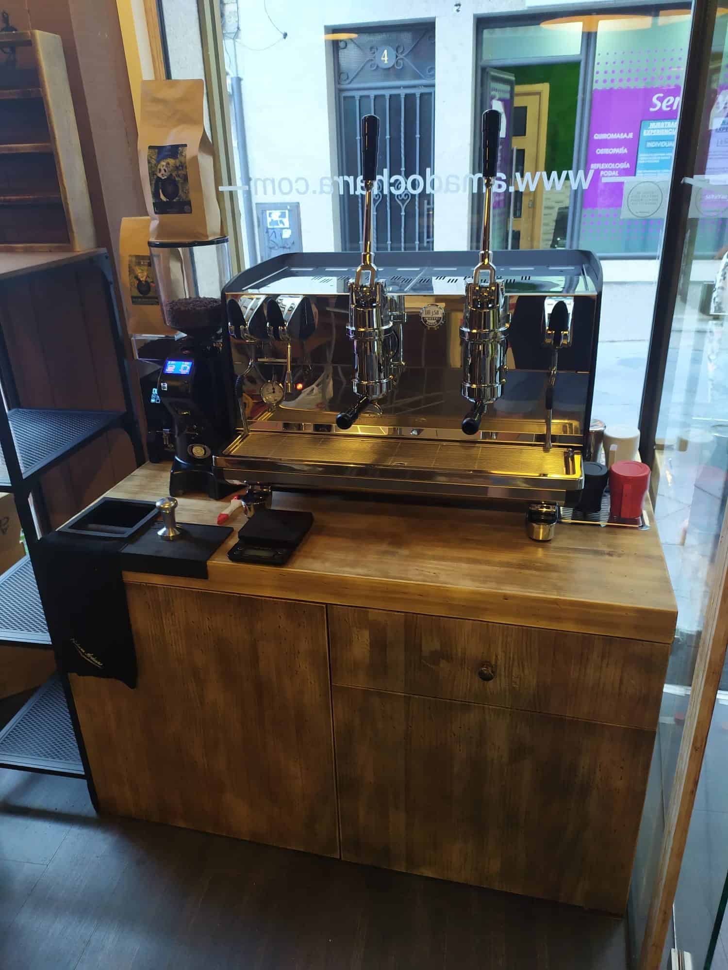 zeris-coffee-corner-01 zeris-coffee-corner-01